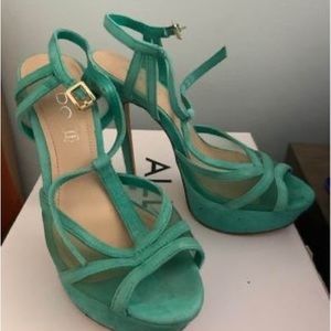 Aldo Heels Size 7.